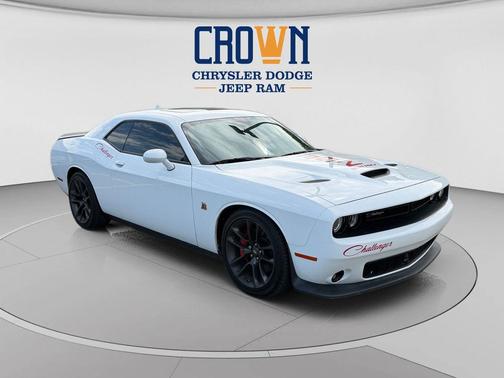 White Knuckle Clearcoat 2022 Dodge Challenger R/T Scat Pack