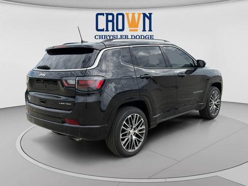 Diamond Black Crystal Pearlcoat 2022 Jeep Compass Limited