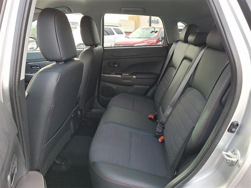 2025 Mitsubishi Outlander Sport SE