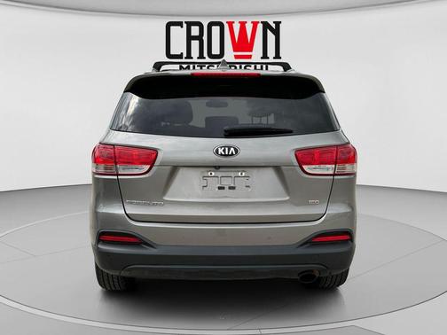 Titanium Silver 2016 Kia Sorento LX