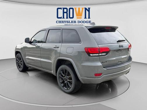 Sting-Gray Clearcoat 2021 Jeep Grand Cherokee Laredo