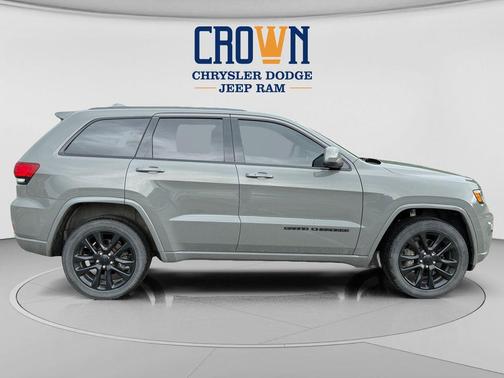 Sting-Gray Clearcoat 2021 Jeep Grand Cherokee Laredo