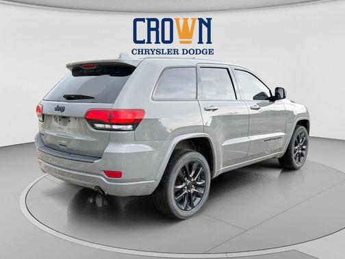 Sting-Gray Clearcoat 2021 Jeep Grand Cherokee Laredo