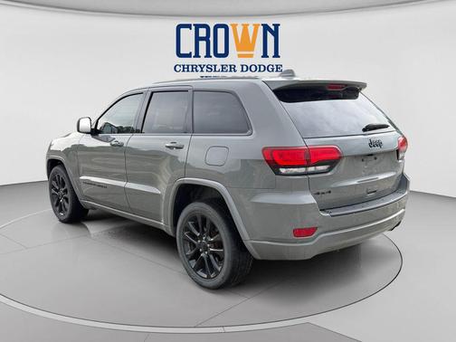 Sting-Gray Clearcoat 2021 Jeep Grand Cherokee Laredo