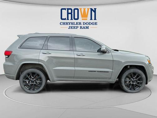 Sting-Gray Clearcoat 2021 Jeep Grand Cherokee Laredo