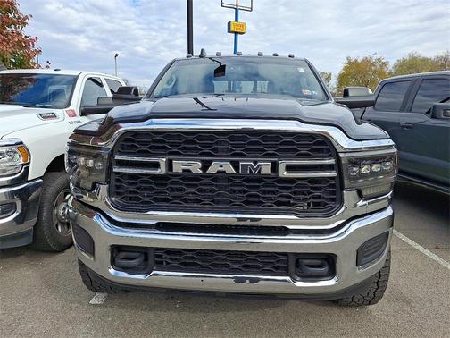 2020 RAM 2500 Tradesman Crew Cab 4X4 6'4' Box
