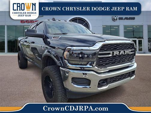 2020 RAM 2500 Tradesman Crew Cab 4X4 6'4' Box