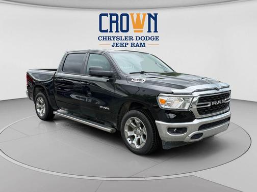 Diamond Black Crystal Pearlcoat 2022 RAM 1500 Big Horn/Lone Star