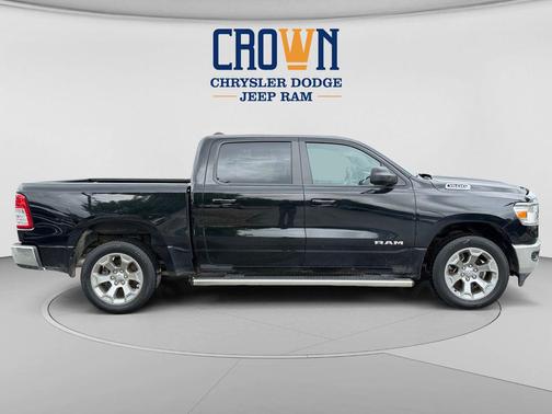 Diamond Black Crystal Pearlcoat 2022 RAM 1500 Big Horn/Lone Star