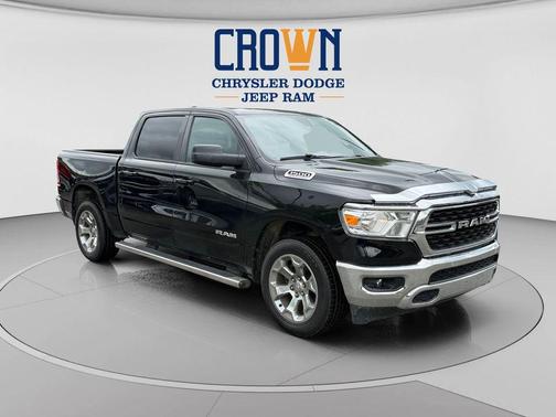 Diamond Black Crystal Pearlcoat 2022 RAM 1500 Big Horn/Lone Star