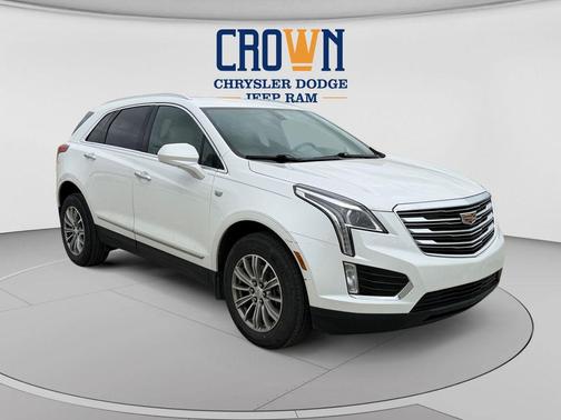 Crystal White Tricoat 2017 Cadillac XT5 Base