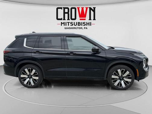 Labrador Black Pearl 2026 Mitsubishi Outlander SEL 2.5 S-AWC