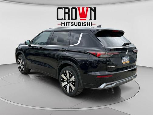 Labrador Black Pearl 2026 Mitsubishi Outlander SEL 2.5 S-AWC