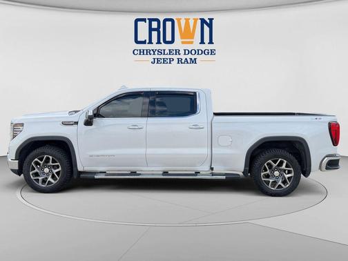 White Frost Tricoat 2022 GMC Sierra 1500 SLT