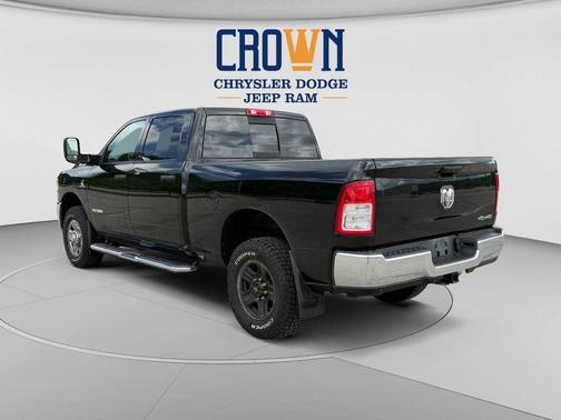 Diamond Black Crystal Pearlcoat 2019 RAM 3500 Tradesman Crew Cab 4x4 6'4' Box