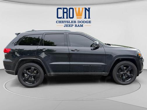 Diamond Black Crystal Pearlcoat 2018 Jeep Grand Cherokee Sterling Edition
