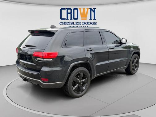 Diamond Black Crystal Pearlcoat 2018 Jeep Grand Cherokee Sterling Edition