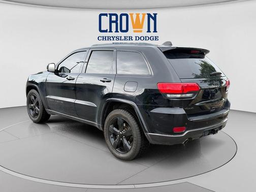 Diamond Black Crystal Pearlcoat 2018 Jeep Grand Cherokee Sterling Edition
