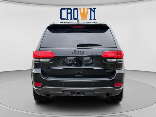 Diamond Black Crystal Pearlcoat 2018 Jeep Grand Cherokee Sterling Edition