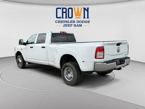 Bright White Clearcoat 2023 RAM 3500 Tradesman Crew Cab 4x4 8' Box