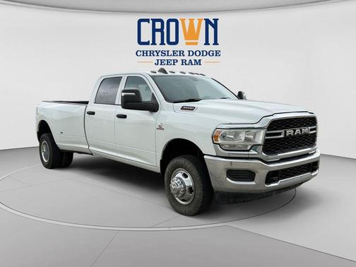 Bright White Clearcoat 2023 RAM 3500 Tradesman Crew Cab 4x4 8' Box