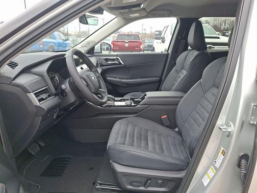 2026 Mitsubishi Outlander SE 1.5T S-AWC