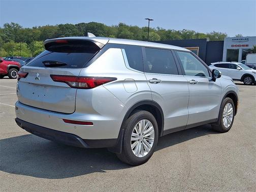 2024 Mitsubishi Outlander ES 2.5 S-AWC