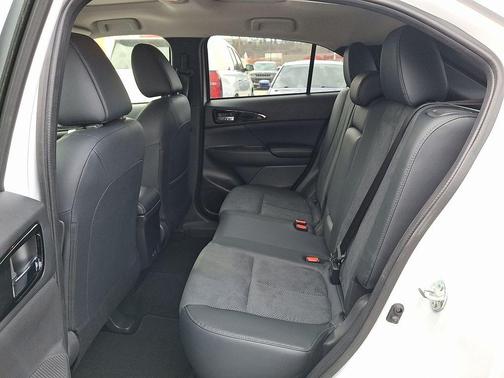 2026 Mitsubishi Eclipse Cross SE