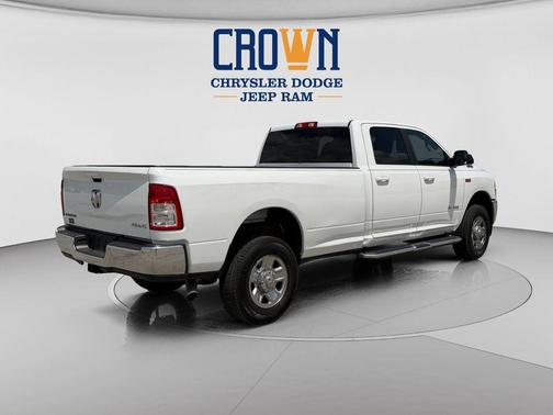 Bright White Clearcoat 2021 RAM 2500 Big Horn Crew Cab 4x4 8' Box