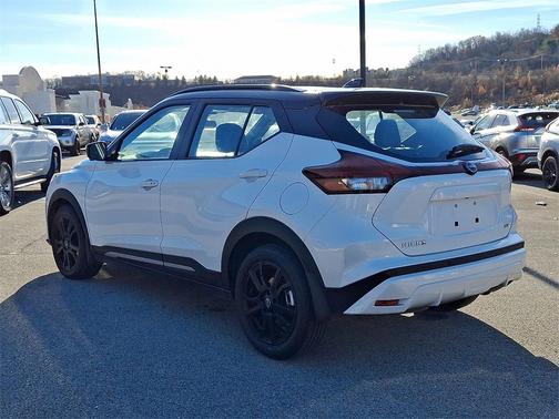 2024 Nissan Kicks SR