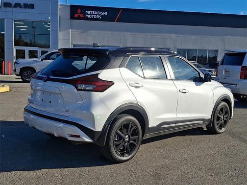 2024 Nissan Kicks SR