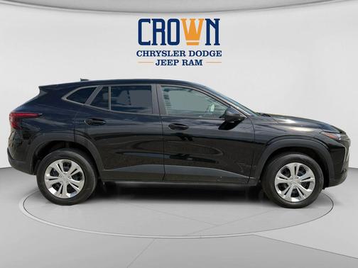 Mosaic Black Metallic 2024 Chevrolet Trax LS