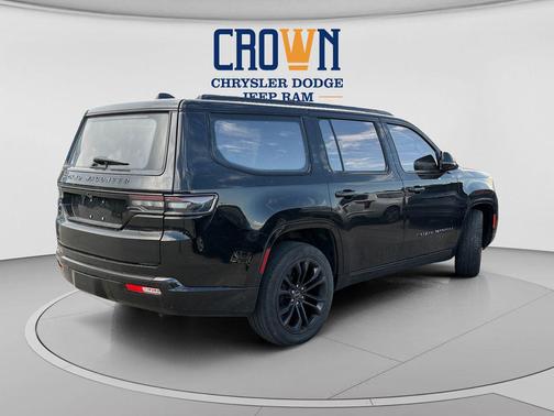 Diamond Black Crystal Pearlcoat 2023 Jeep Grand Wagoneer Obsidian 4x4