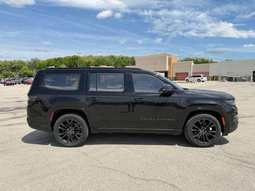 Diamond Black Crystal Pearlcoat 2023 Jeep Grand Wagoneer Obsidian 4x4