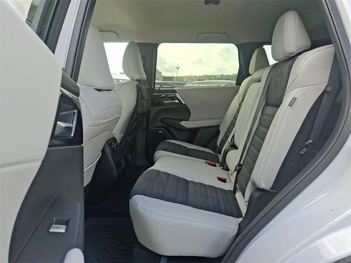 2025 Mitsubishi Outlander SE 2.5 2WD