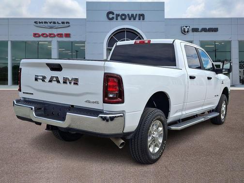 Bright White Clearcoat 2026 RAM 2500 Big Horn Crew Cab 4x4 6'4' Box