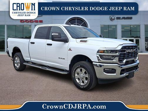 Bright White Clearcoat 2026 RAM 2500 Big Horn Crew Cab 4x4 6'4' Box