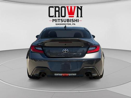 Pavement 2024 Toyota GR86 Premium