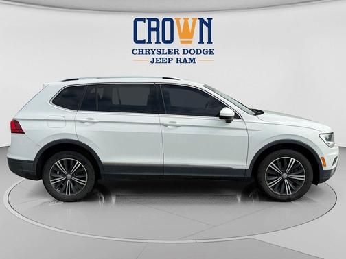 Pure White 2018 Volkswagen Tiguan 2.0T SEL