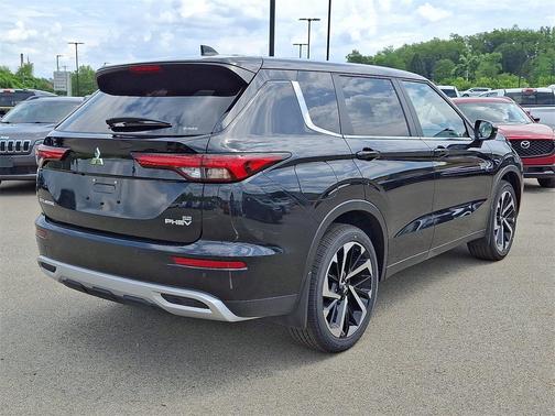 2025 Mitsubishi Outlander PHEV SE S-AWC