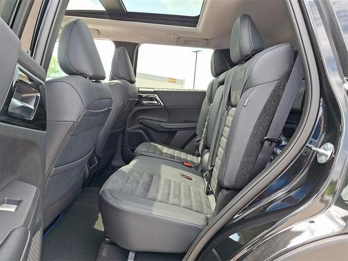 2025 Mitsubishi Outlander PHEV SE S-AWC