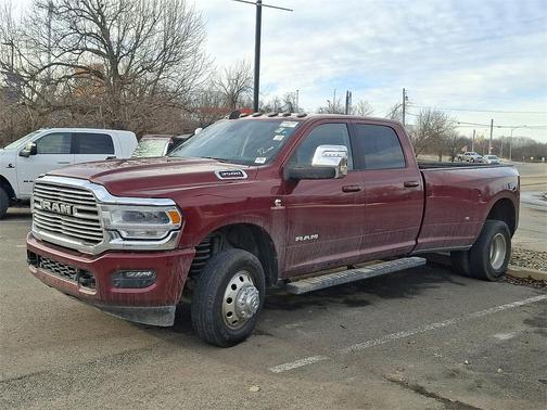 2024 RAM 3500 Laramie Crew Cab 4x4 8' Box