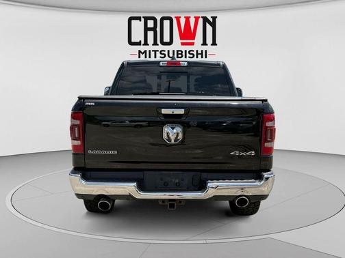 Diamond Black Crystal Pearlcoat 2019 RAM 1500 Laramie