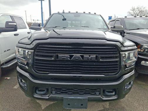 Diamond Black Crystal Pearlcoat 2019 RAM 3500 Big Horn Crew Cab 4x4 6'4' Box