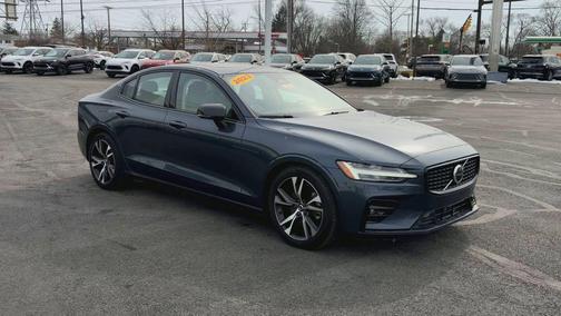 2023 Volvo S60 B5 Core Dark Theme