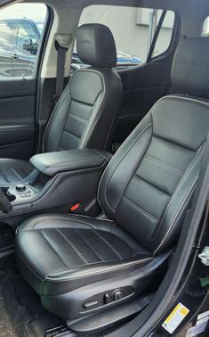 Black 2023 GMC Acadia Denali