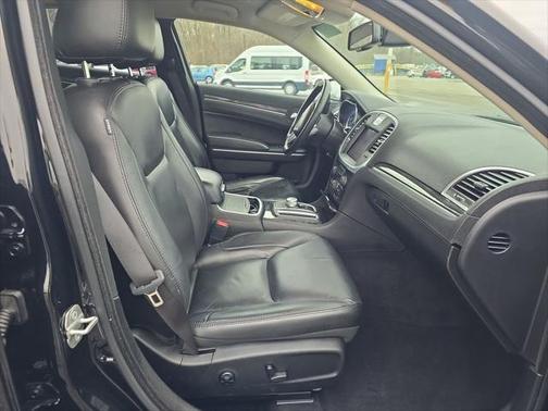 2021 Chrysler 300 Touring