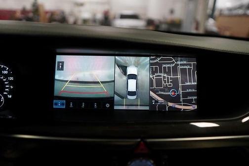 Photo 3 of 36 of 2017 Genesis G90 5.0 Ultimate