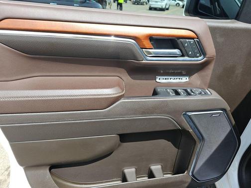 White 2023 GMC Sierra 1500 Denali