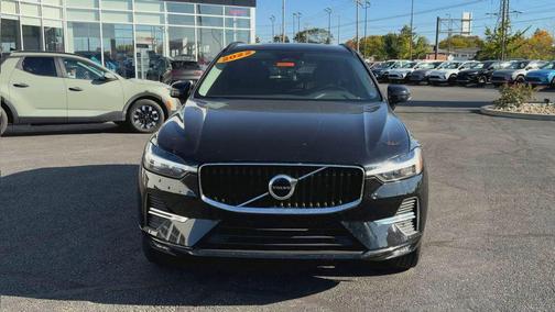 2022 Volvo XC60 B5 Momentum